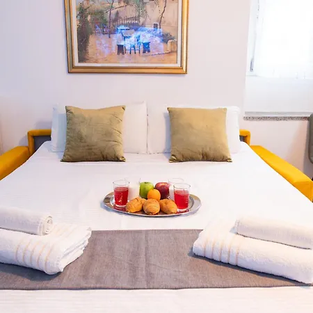 - 3 Min Walk From - Modern Flat For 5 Guests Apartmán *