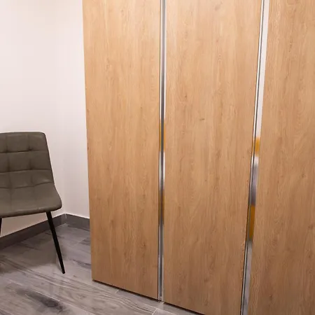 - 3 Min Walk From - Modern Flat For 5 Guests 公寓 阿巴迪拉里纳