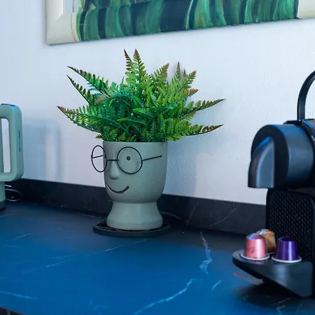 公寓 - 3 Min Walk From - Modern Flat For 5 Guests 阿巴迪拉里纳