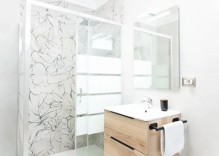 Апартаменты - 3 Min Walk From - Modern Flat For 5 Guests