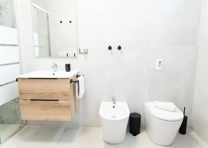 Апартаменты - 3 Min Walk From - Modern Flat For 5 Guests